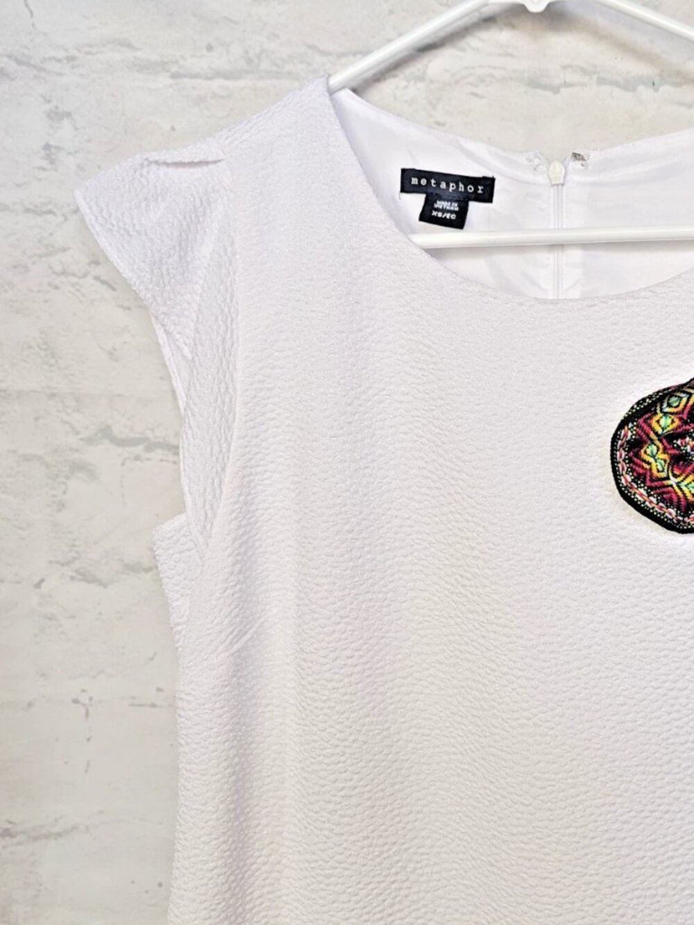 Metaphor White Textured Shift Dress Embroidered Patch Trim Boho Mod XS - Picture 4 of 8